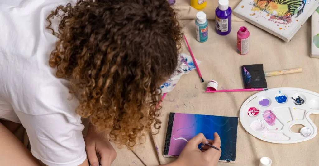 découvrez les différences entre la peinture à la tempera et l’acrylique : séchage, rendu, durabilité et usages pour choisir la peinture adaptée à votre projet.
