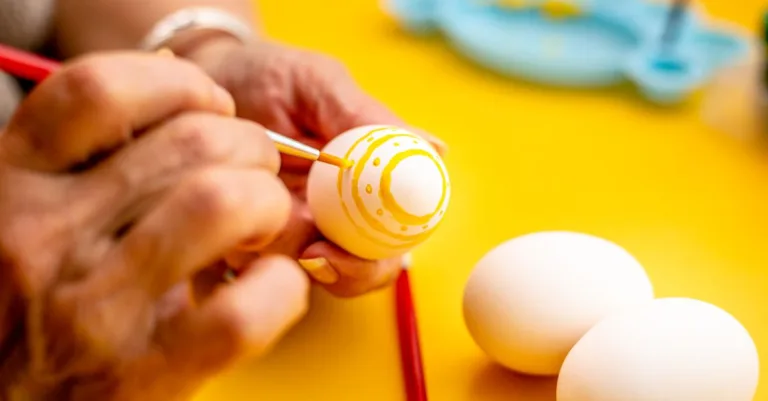 découvrez la tempera à l’œuf, une technique de peinture traditionnelle aux couleurs lumineuses, prisée depuis des siècles pour sa finesse et sa durabilité.